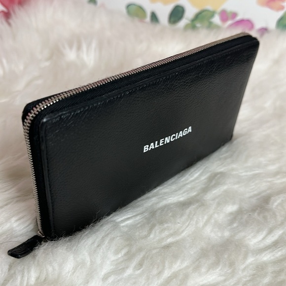 💯Authentic Balenciaga Black Leather Wallet🍀 - Picture 4 of 16